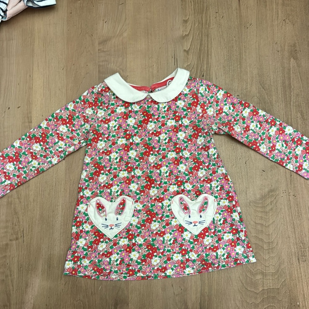 Mini Boden bunny floral tunic